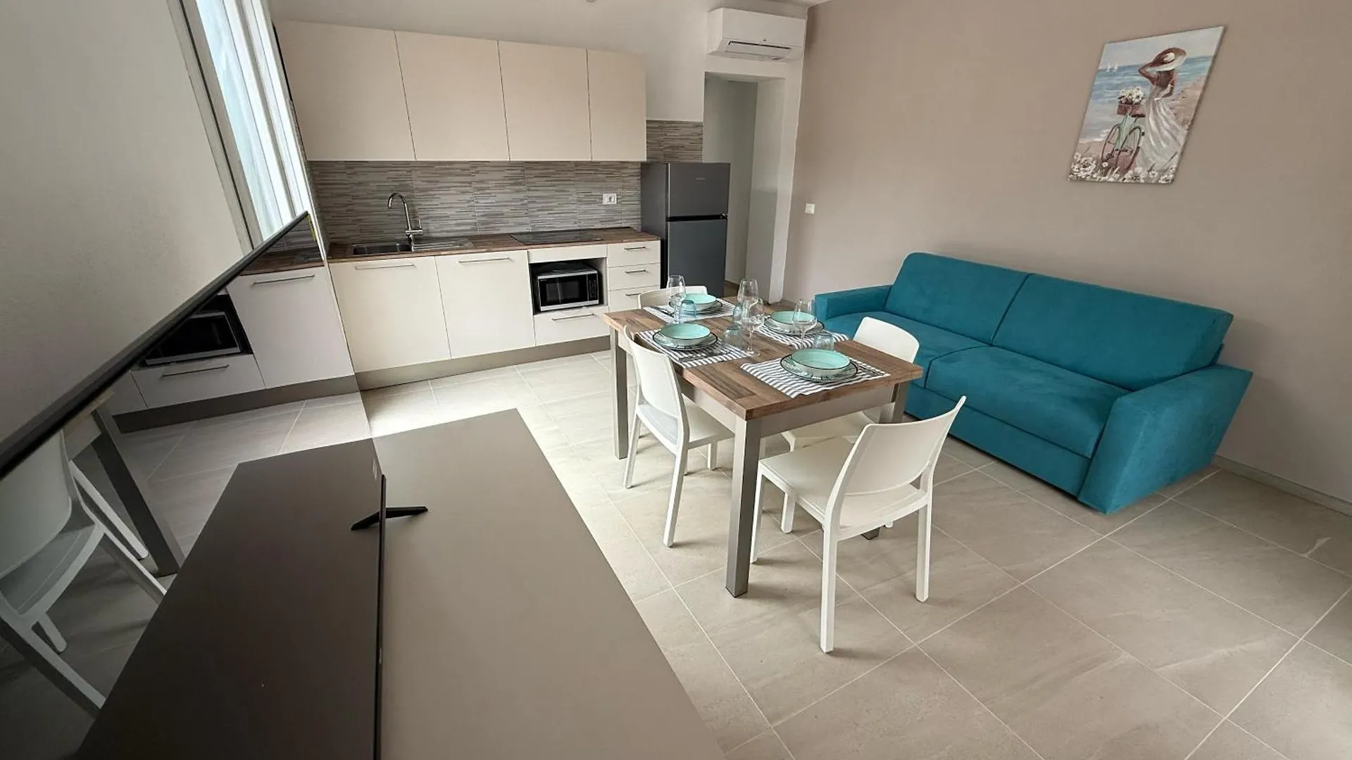 Acquaviva Suites contacts